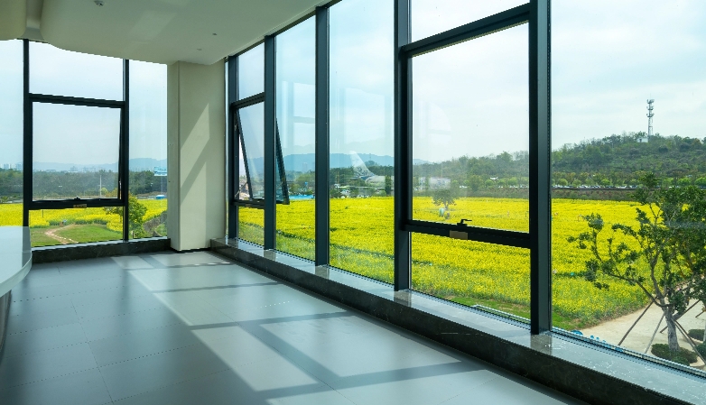 shutterstock_2279928355