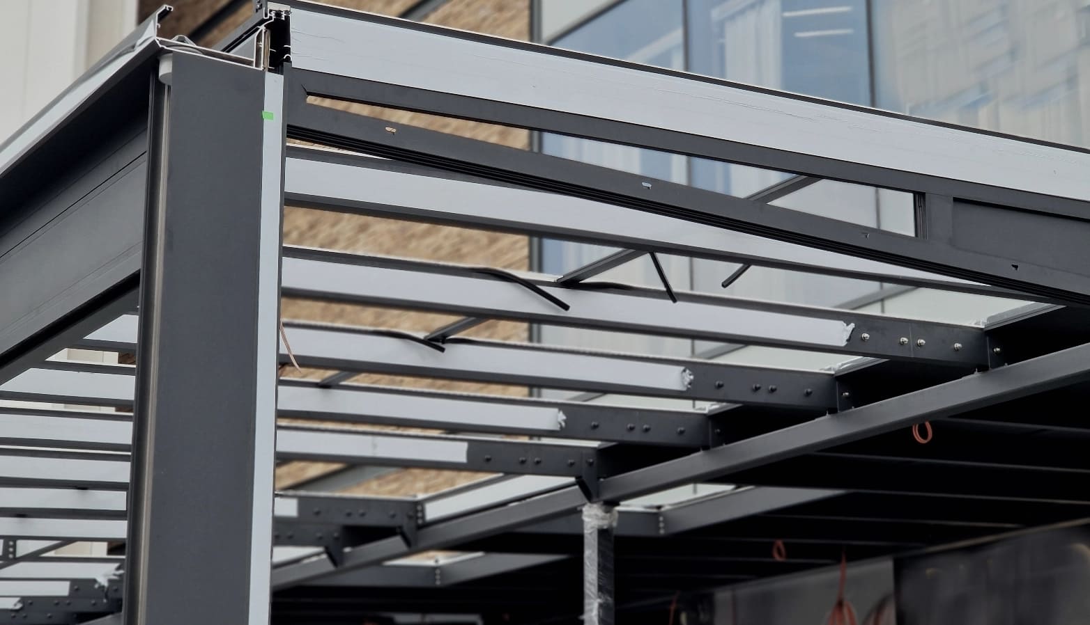 shutterstock_25879623712x